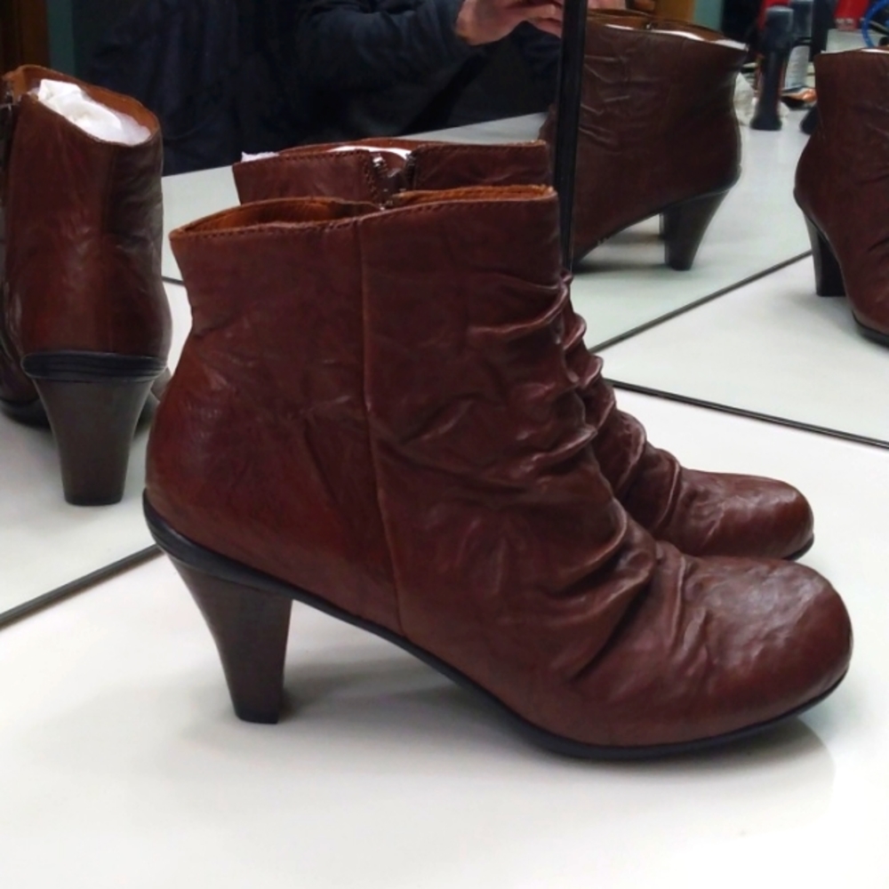 GENTLE SOULS OSANNA BROWN SLOUCHY LEATHER BOOTIES NWOT